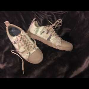 Camo tactical low top sneakers
